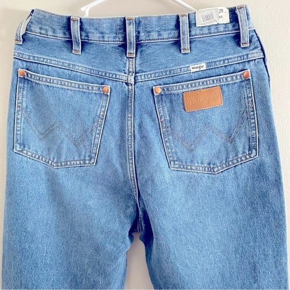 NWT Wrangler vintage high waisted distressed jeans - Picture 7 of 8